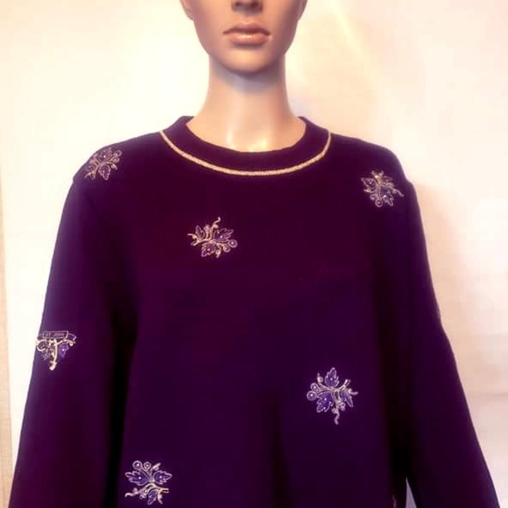 Beautiful St John's Sport by Marie Gray Sweater.
